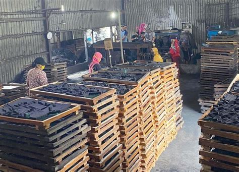 Coconut Charcoal Briquette Factory And Supplier Indonesia Exporter