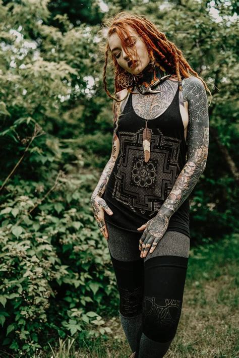 Pin By Andy Loor On Morgan Riley Dreadlocks Girl Tattoed Women Goth