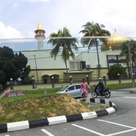 Sungai besi çoğunlukla gıda maddeleri ve meyve satmak wetmarkets. Kem Perdana Sungai Besi - Kuala Lumpur, Kuala Lumpur