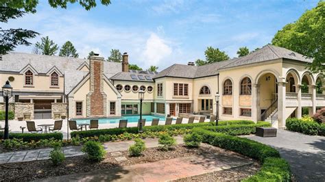 Inside An 8 Million Ohio Mansion Offering Over The Top Luxury And 26