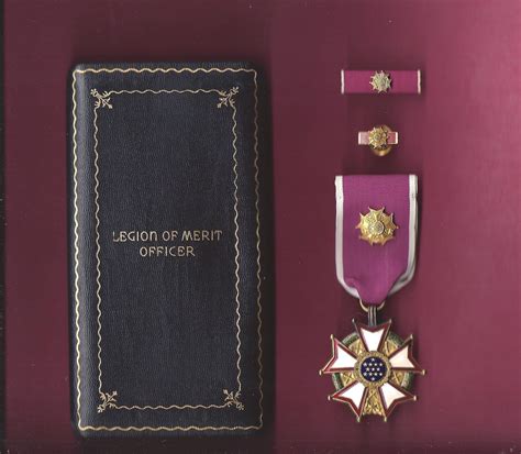 Wwii Legion Of Merit Officer Rank Award Medal In Case With Ribbon Bar