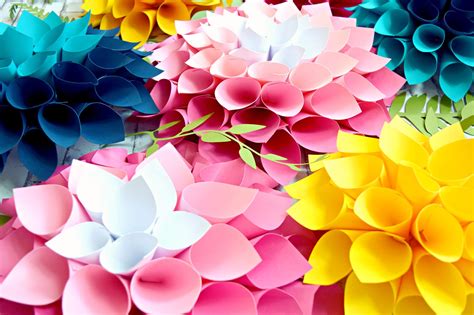 Diy instructions to build a backdrop for your… i went to a wedding once that had some large paper flowers backdrop. Mama's Gone Crafty: DIY Giant Dahlia Paper Flowers- How to ...