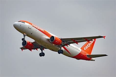 Easyjet Passengers Led Away By Police After Being Caught Having Sex In Plane Toilet Evening