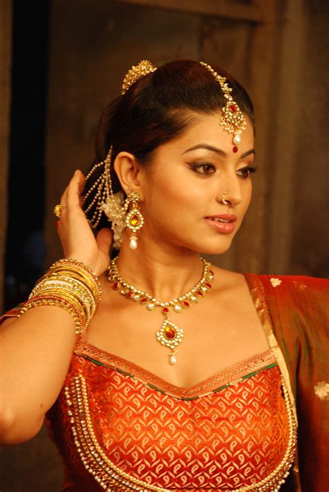 Tamil Actress Gorgeous Sneha Beautiful Hot Stills Ponnar Shankar ~ New