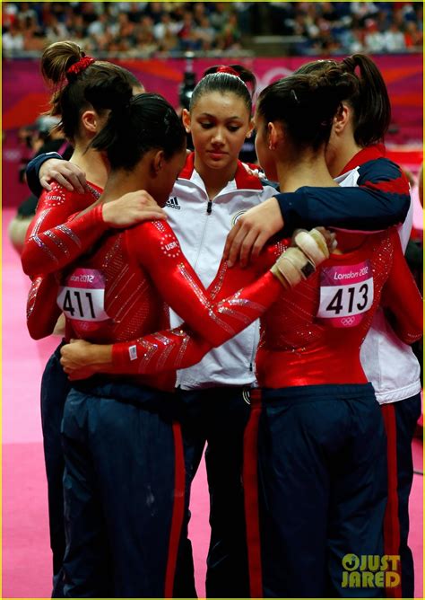 Photo Us Womens Gymnastics Team Wins Gold Medal 04 Photo 2694845