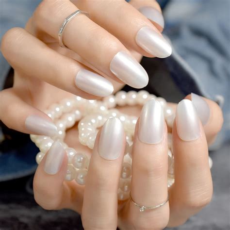 Shiny Pearl White Fake Nails Small Round False Nail Tips Full Cover