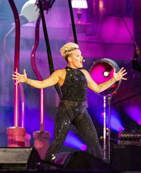 Pink Performs At Beautiful Trauma World Tour In Austin Gotceleb