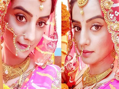 Akshara Singh Beautiful Bridal Look Photos दुलहन बनीं अक्षरा सिंह शेयर की तस्वीरें Watch