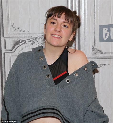 Lena Dunham Bares Midriff In Nyc After Weight Loss Reveal Daily Mail Online