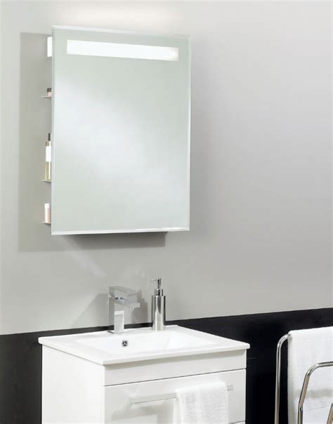 Best bathroom mirrors in 2021. 26 Best Bathroom Mirror Ideas For a Small Bathroom - VivieHome