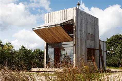 7 Clever Ideas For A Secure Remote Cabin Modern House