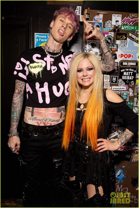 Photo Avril Lavigne Support Mod Sun Roxy 03 Photo 4711885 Just Jared Entertainment News