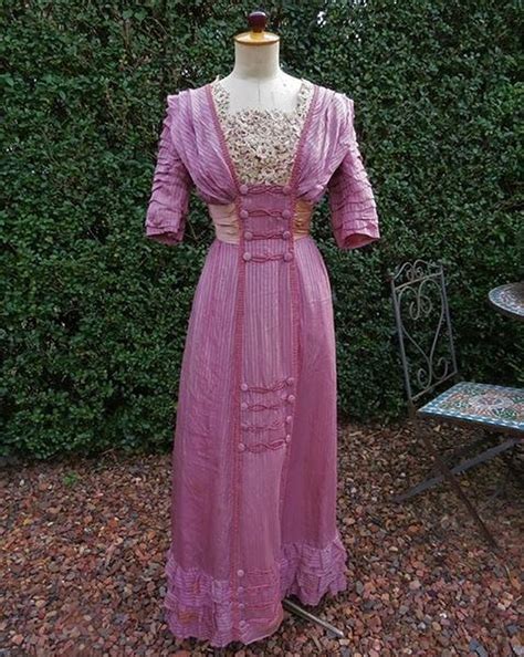 For Sale Beautiful Edwardian Era Tea Gown Dress And Small English Antiques Antique Antiques