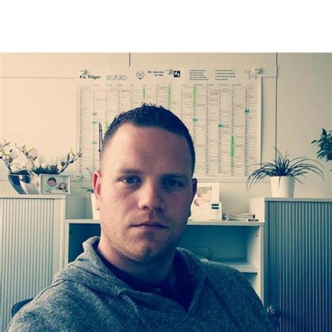 Wohnen bei der nhw mit derzeit rund 59.000 wohnungen an 128 standorten zählt die unternehmensgruppe zu den zehn größten wohnungsunternehmen in deutschland. Patrick Schöneck - Immobilienkaufmann ...