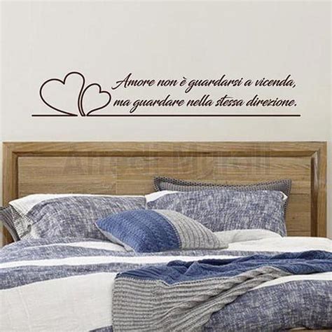 Mi piacerebbero scritte adesive già pronte con frasi di canzoni. Testata Letto A Parete