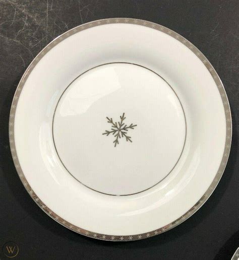 Lot Of 2 Arctic Solstice Snowflake 10 5 Dinner Plates Target First