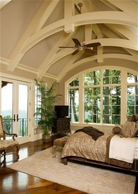 During a bedroom remodel, it's easy to overlook the ceiling. Master bedroom with high ceilings! | Home ideas | Pinterest