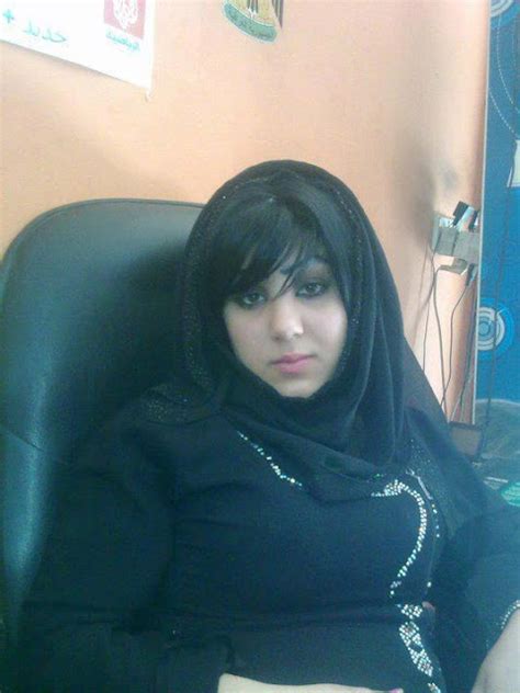 Collection Of Beautiful Arabian Girls Photos Cute Omani Girl In Black Abaya