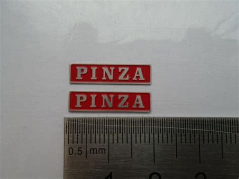 55007 Pinza O Gauge Etched 7mm Scale Nameplates Self Adhesive Red B