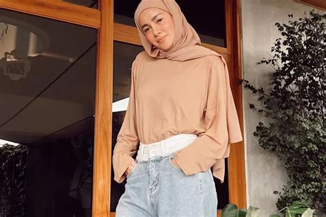 Potret Seksi Olla Ramlan Tanpa Hijab Dibocorkan Close Friend Mau Lepas Indozone Seleb