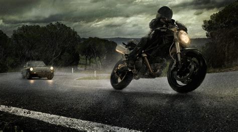 Beginners Guide Safely Riding A Motorcycle In The Rain Bbm