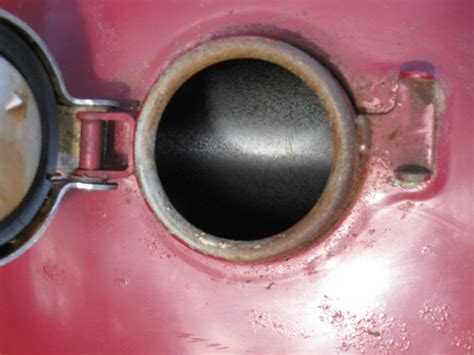 Attacks hard water scale, mineral deposits, stains and soils all in. Removing heavy rust from fuel tank