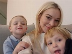 Lindsay Lohan Performs True Christmas Miracle, Unites Lohan Family