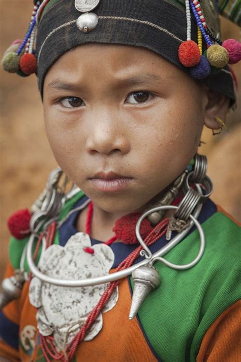 16 Captivating Pictures Of Hill Tribes In Laos Laos Tribe Children