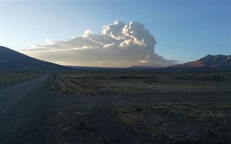 Video Explosiones Del Volcán Ubinas Dejan Más De Mil 300 Afectados En