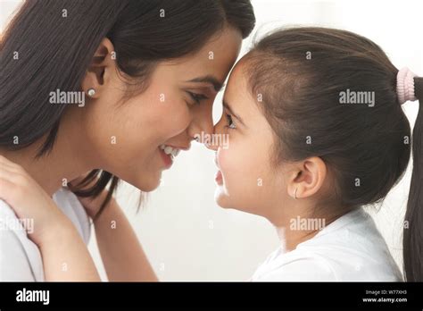Close Up Woman Rubbing Noses Mother Hi Res Stock Photography And Images Alamy