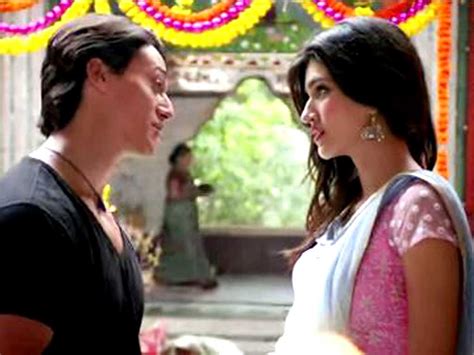 Heropanti Kriti Sanon And Tiger Shroff Love Scenes Kriti Sanon In