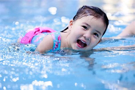 杭州婴儿游泳b2【1 2岁】亲子游泳 蓝旗亲子游泳（量子方中心）