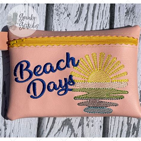 Beach Days Sunset Zipper Bag