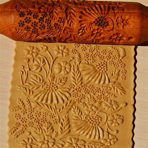 Rolling Pin Wooden Rolling Pin Cookie Stamp Flower Rolling Pin