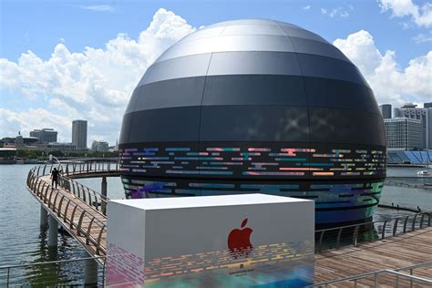 Prices & deals subject to change. Apple Store Terapung Pertama Di Dunia Ada Di Marina Bay ...