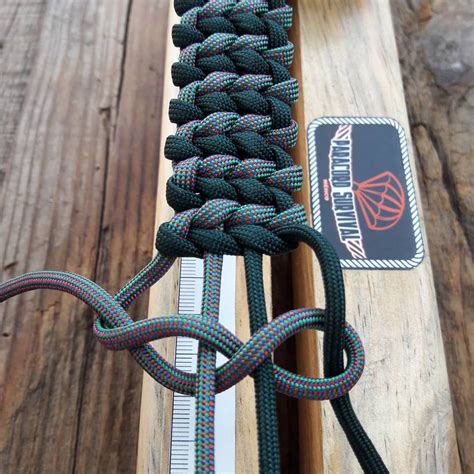 Finally, attach the striker and other tools you want, seal it off, and pack it away with the rest of your survival gear. No hay descripción de la foto disponible. | Paracord braids, Paracord weaves, Paracord bracelet ...