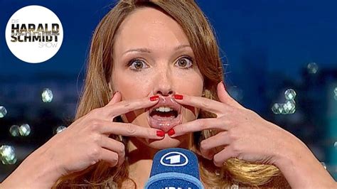 Carolin kebekus ist eine der erfolgreichsten komikerinnen in deutschland. Carolin Kebekus - früher Auftritt (ARD, 2008) | Die Harald ...