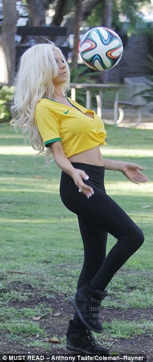 Courtney Stodden Bounces A Football To Celebrate The World Cup Daily Mail Online