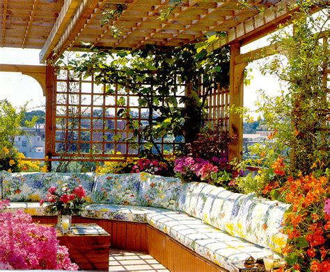 Do you want a flower garden, vegetable garden, herb garden, container garden, or a combination of several options? How to decorate home gardens - Blogs Avenue