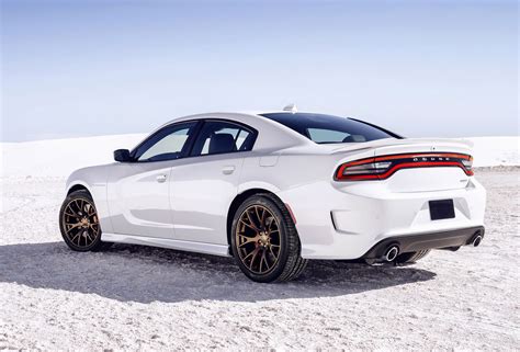Dodge Charger Srt Hellcat 707 Hp And A 204 Mph Top Speed Diseno