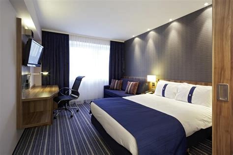 Suedvorstadt station is 10 minutes by foot and nuernberger platz station is 14 minutes. Holiday Inn Express Dresden City Centre, Dresden (With ...