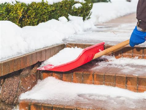 How To Safely Shovel Snow On Stairs 6 Easy Tips Weather Guidebook