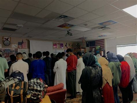 Muslim Students Hold Weekly Jummah Prayer Wingspan