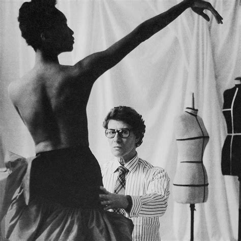 Elle mode vidéos Yves Saint Laurent défilés interview - Elle