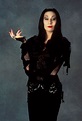 Morticia Addams (Anjelica Huston) in La famiglia Addams | Morticia ...
