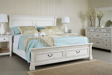 Queen bedroom furniture sets white. Walton 5-Piece Queen Bedroom Set with 32" LED-TV at ...