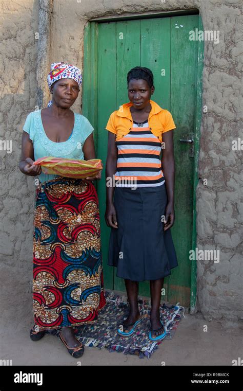 Zambia Village Women Hi Res Stock Photography And Images Alamy