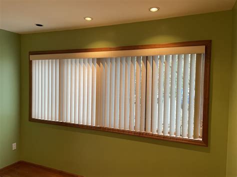 Graber Vertical Blinds With 3 12 Louvers And Square Valances In