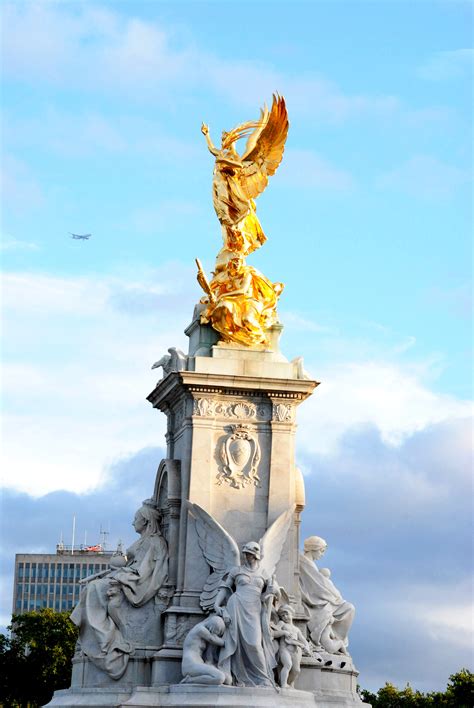 Free Stock Photo Of England Gold Statue