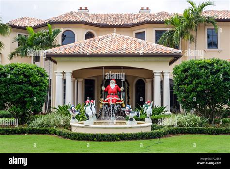 Upscale upper income hi-res stock photography and images - Alamy